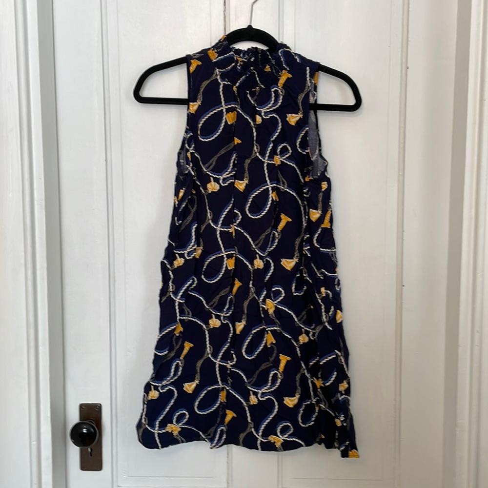 Crown & Ivy Chain Pattern Sleeveless Top